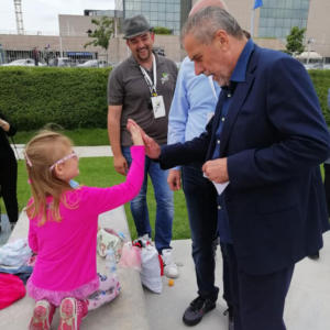 Lola-Kolovrat-i-Julie-van-Poucke-s-gradonacelnikom (1)